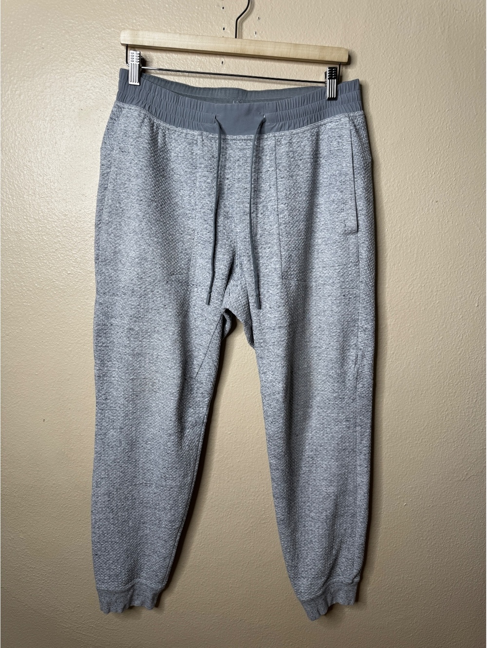 lululemon Mens Large Gray Textured Jogger Pants Drawstring Cuffed Athletic